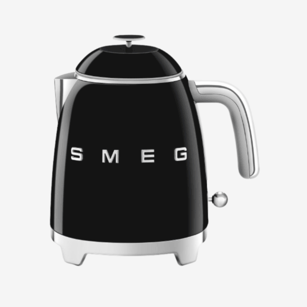 Smeg | KLF05BLEU -vedenkeitin, musta